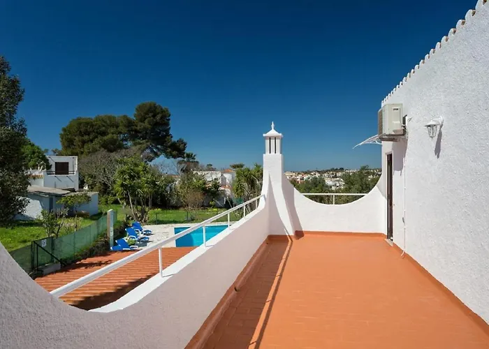 Carvoeiro Peaceful Villa With Pool